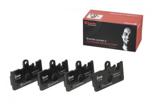 Комплект тормозных колодок, диско P83059 BREMBO