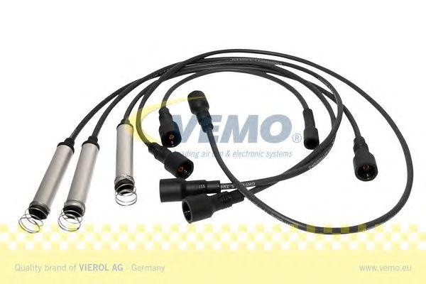 Ккомплект проводов зажигания V40-70-0030 VEMO