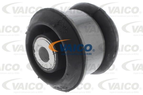Сайлентблок подрамника V10-1232 VEMO