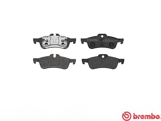 Комплект тормозных колодок, диско P06032 BREMBO