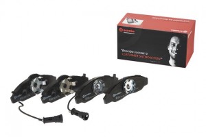 Комплект тормозных колодок, диско P15003 BREMBO