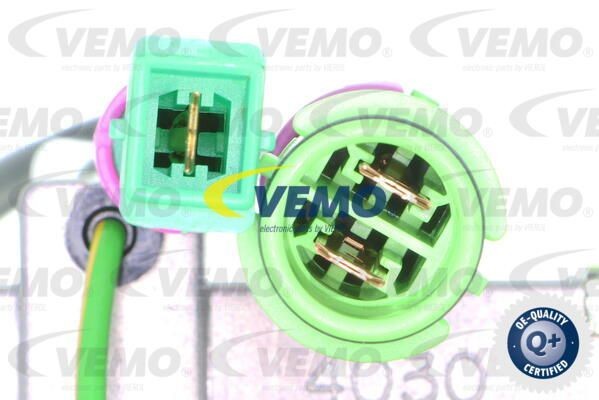 Радиатор, охлаждение двигател V15-60-5029 VEMO