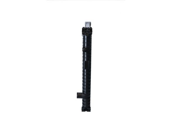 Радиатор, охлаждение двигател 516671 NRF