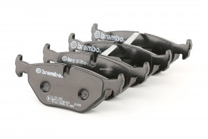 Комплект тормозных колодок, диско P06025 BREMBO