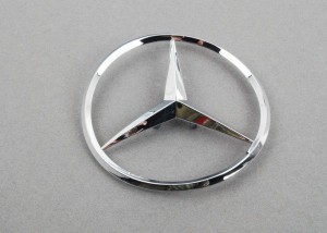 Эмблема A 208 758 00 58 MERCEDES BENZ