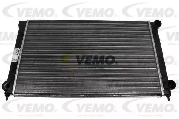 Радиатор, охлаждение двигател V15-60-5015 VEMO
