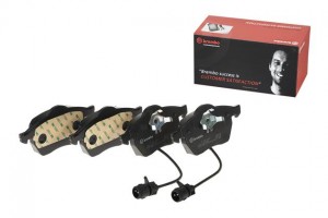 Комплект тормозных колодок, диско P85026 BREMBO