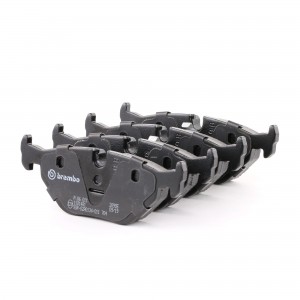 Комплект тормозных колодок, диско P06011 BREMBO