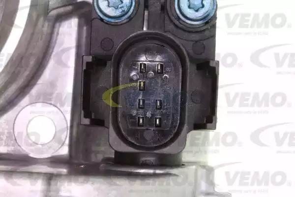 Патрубок дроссельной заслонки V10-81-0019 VEMO
