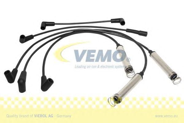 Ккомплект проводов зажигания V40-70-0023 VEMO