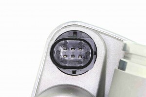 Патрубок дроссельной заслонки V20-81-0002 VEMO