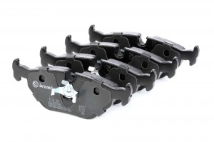 Комплект тормозных колодок, диско P06013 BREMBO